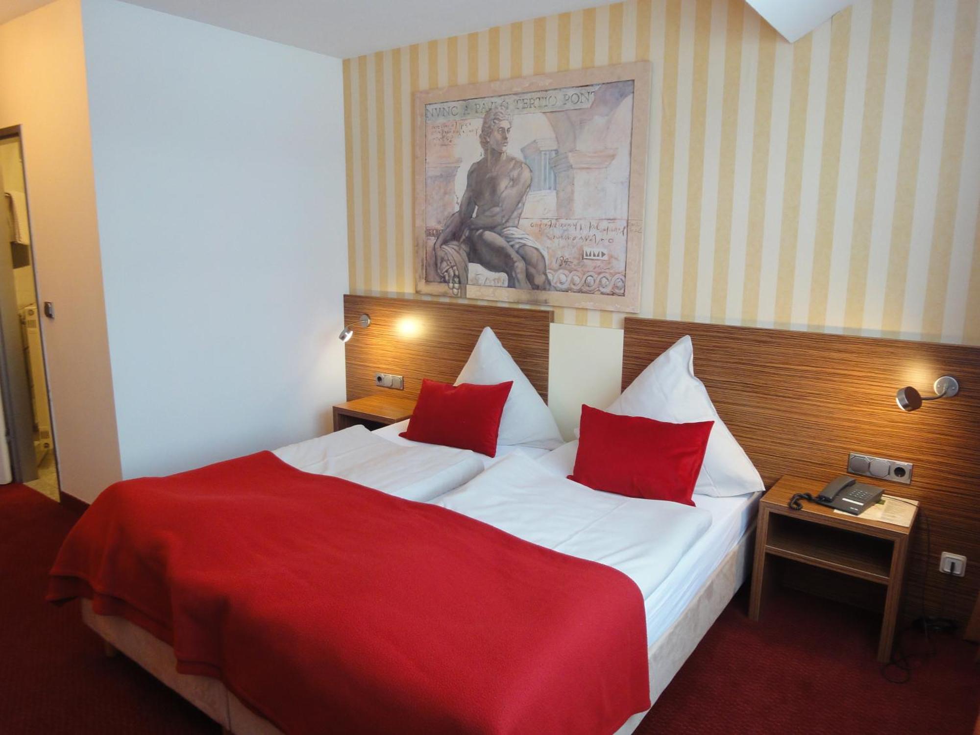 Hotel Scheidberg Wallerfangen Eksteriør billede